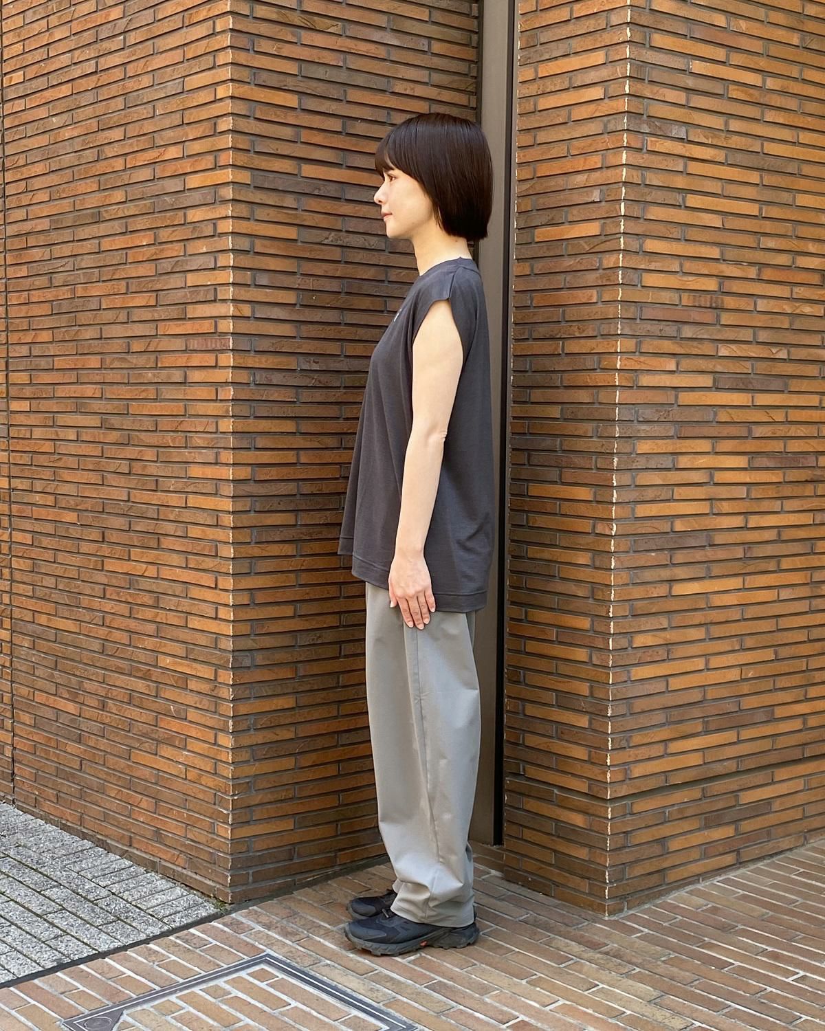 BLACK BRICK / Hybrid Merino Cover SleevelessHybrid ｜ブラック