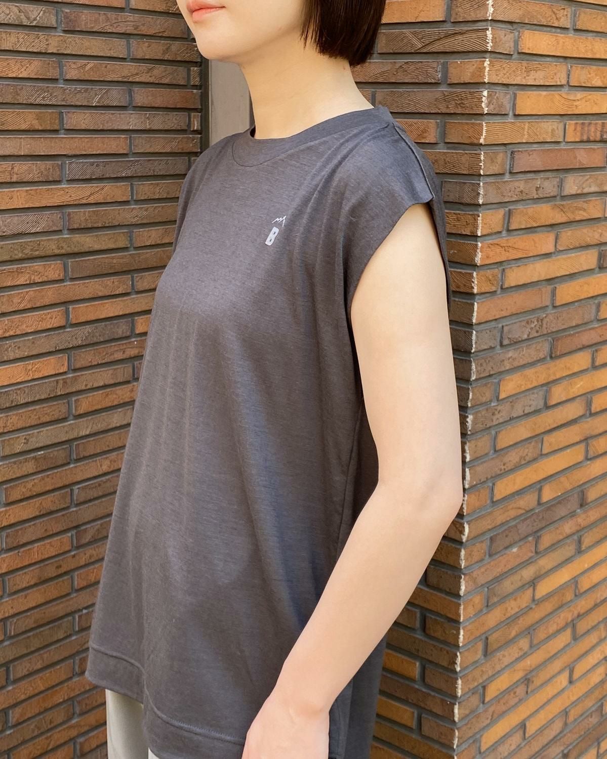 BLACK BRICK / Hybrid Merino Cover SleevelessHybrid ｜ブラック