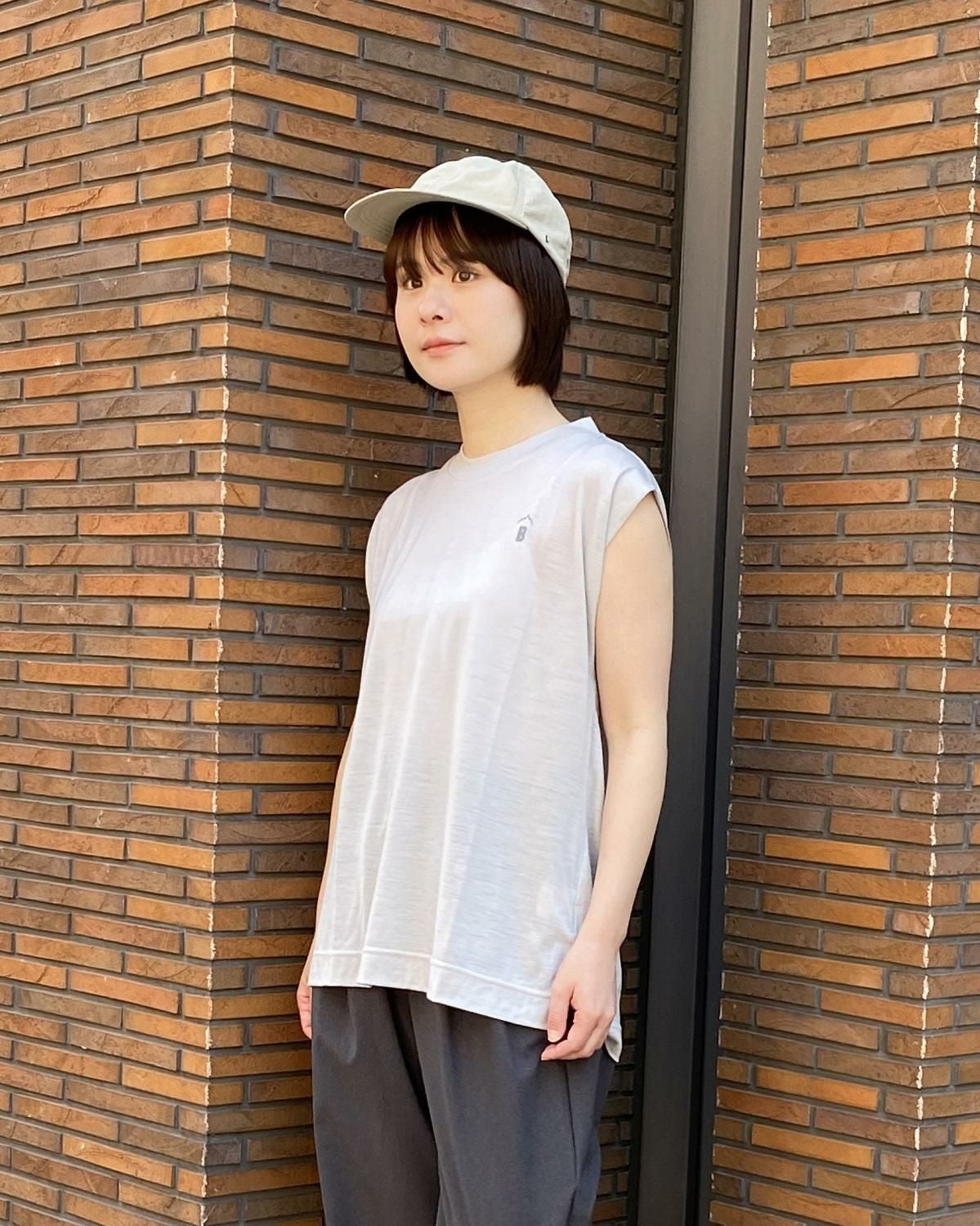BLACK BRICK / Hybrid Merino Cover SleevelessHybrid ｜ブラック