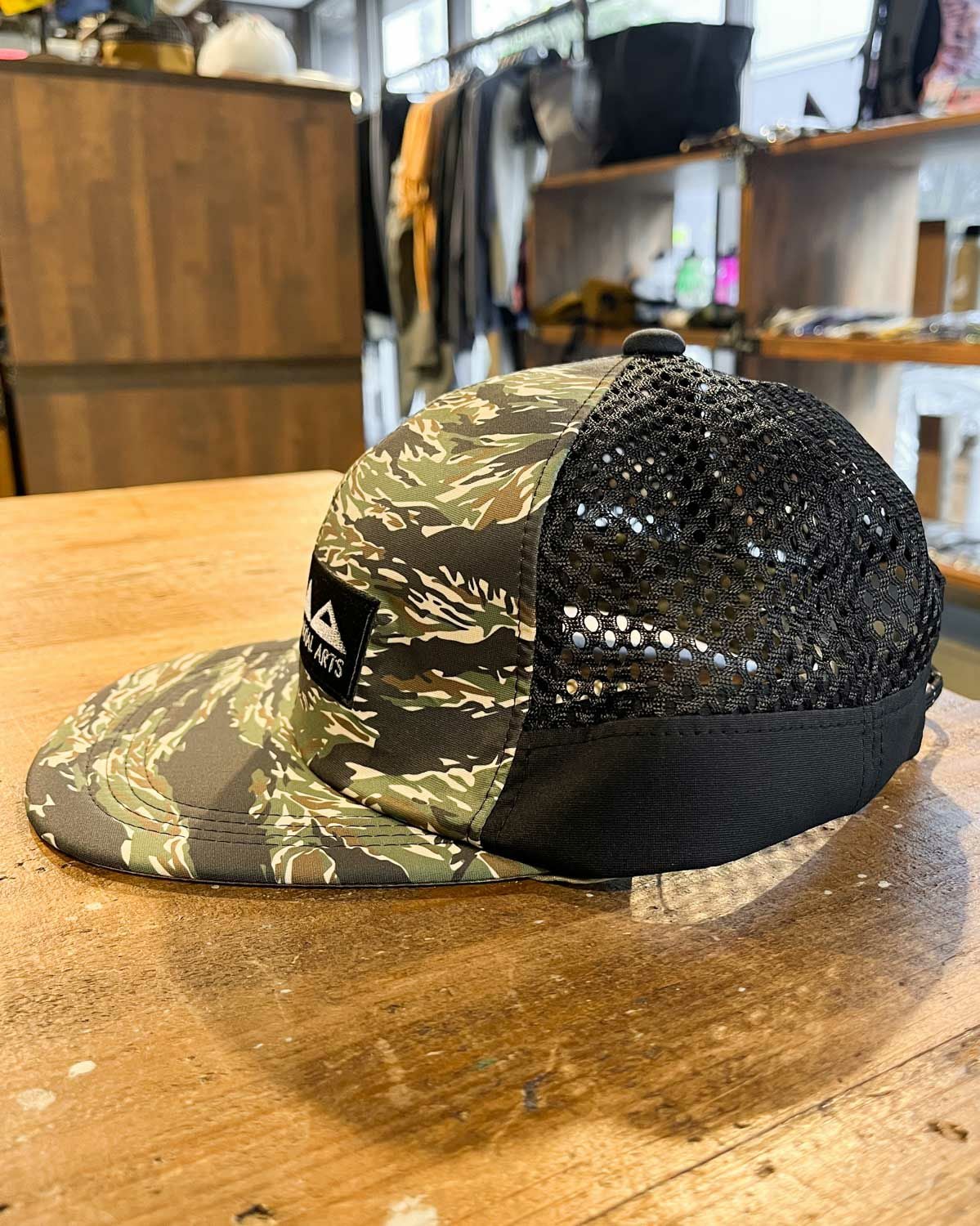 Mountain Martial Arts / Logo 6-Panel Mesh Cap ｜マウンテン