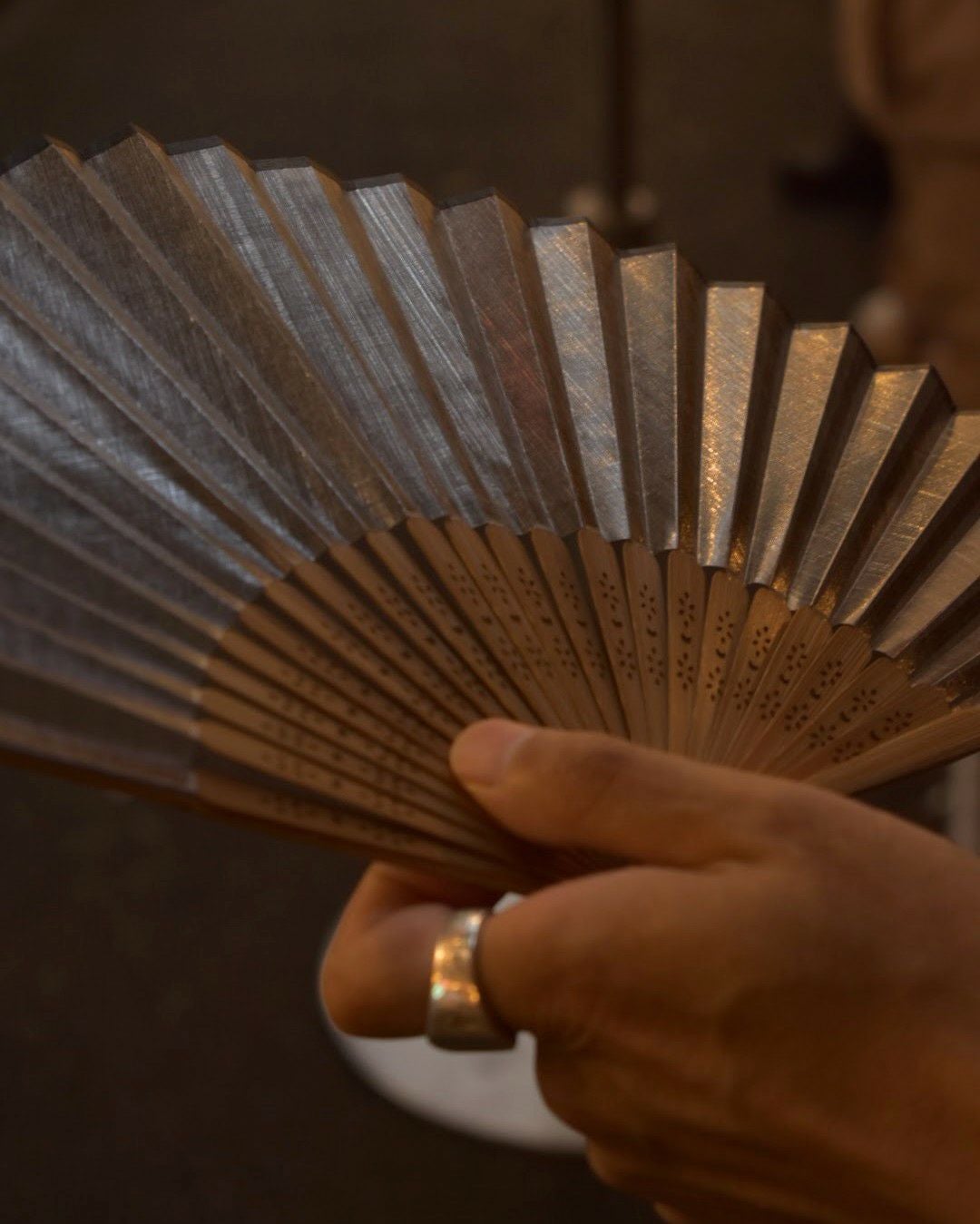 扇子！未使用！ XXXXXSENSE / FOLDING FAN 扇子 DCF｜エックスセンスの通販 - BLACK BRICK