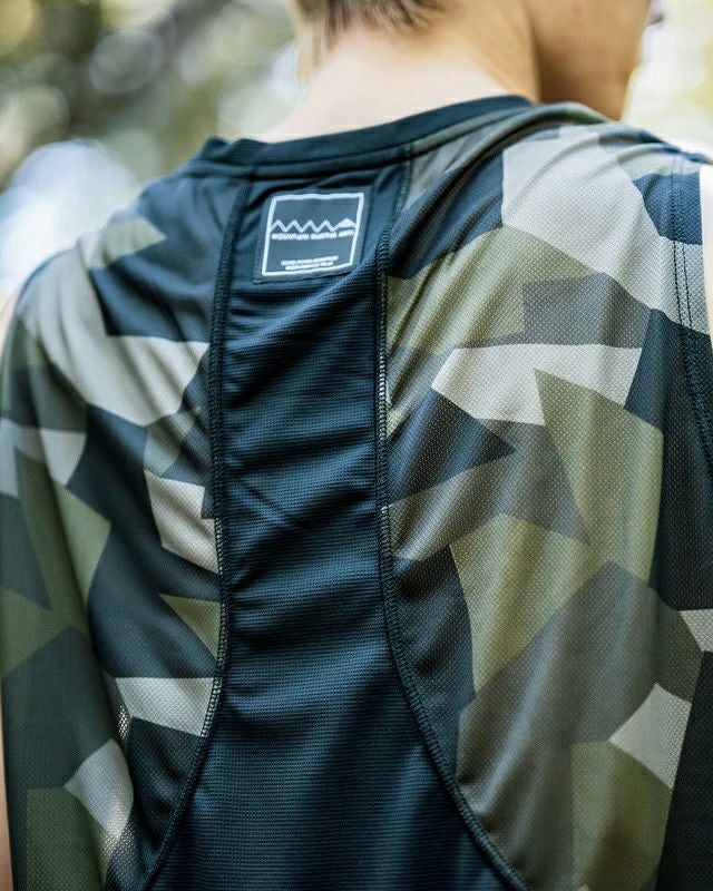 MOUNTAIN MARTIAL ARTS ノースリーブ レーシング モザイク Mountain Martial Arts / Racing Sleeve-less｜マーシャルマウンテン