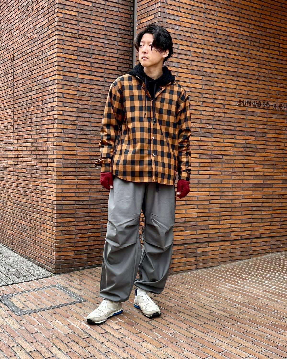 BROWN by 2-tacs /B34-P001 Knee tuck pants｜ブラウンバイツータック
