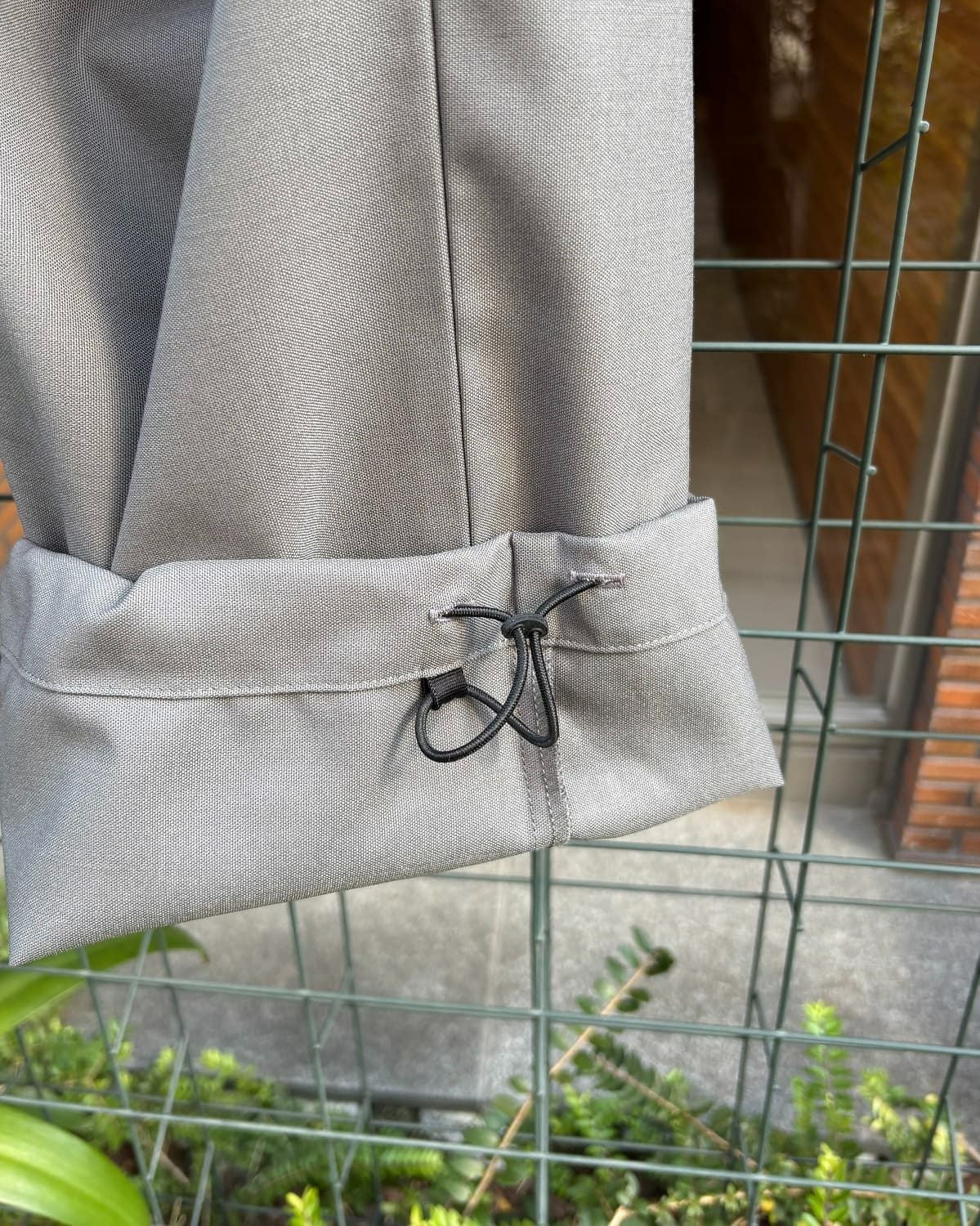 BROWN by 2-tacs /B34-P001 Knee tuck pants｜ブラウンバイツータック