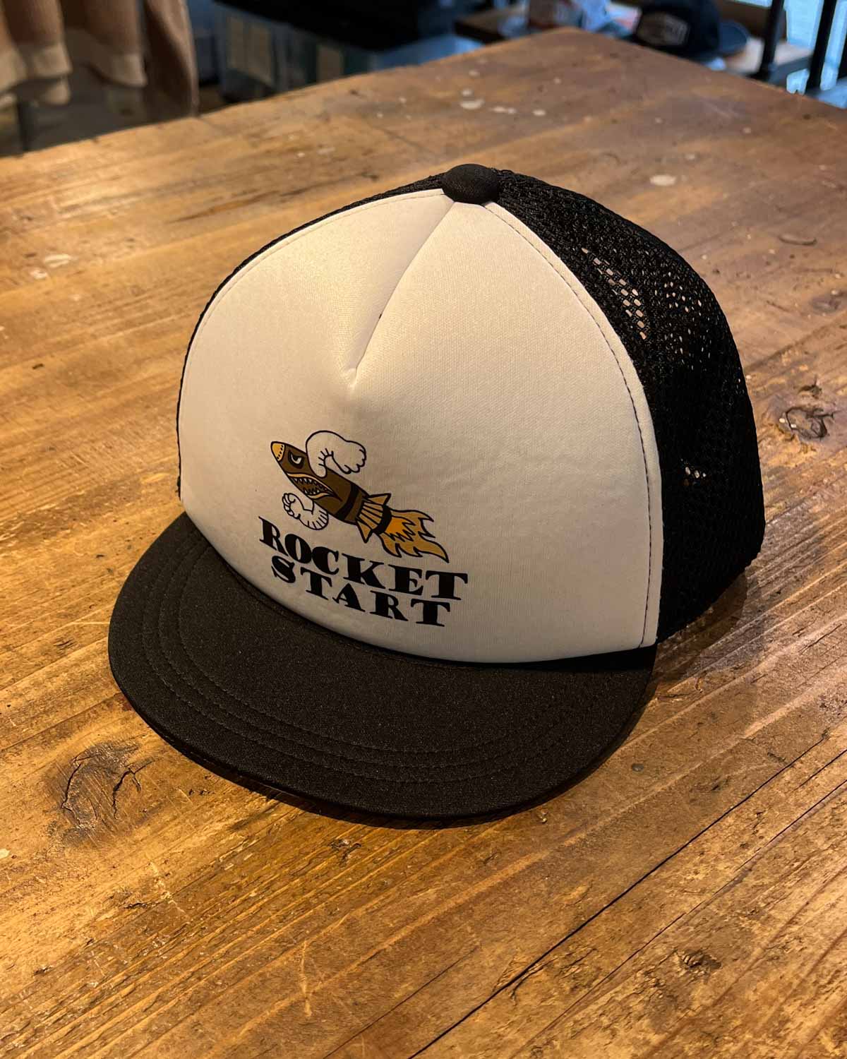 HUNGERKNOCK ORIGINALS ハンガーノック　キャップ　限定 HUNGERKNOCK ORIGINALS / ロケットスタート トラッカーCAP｜ハンガー
