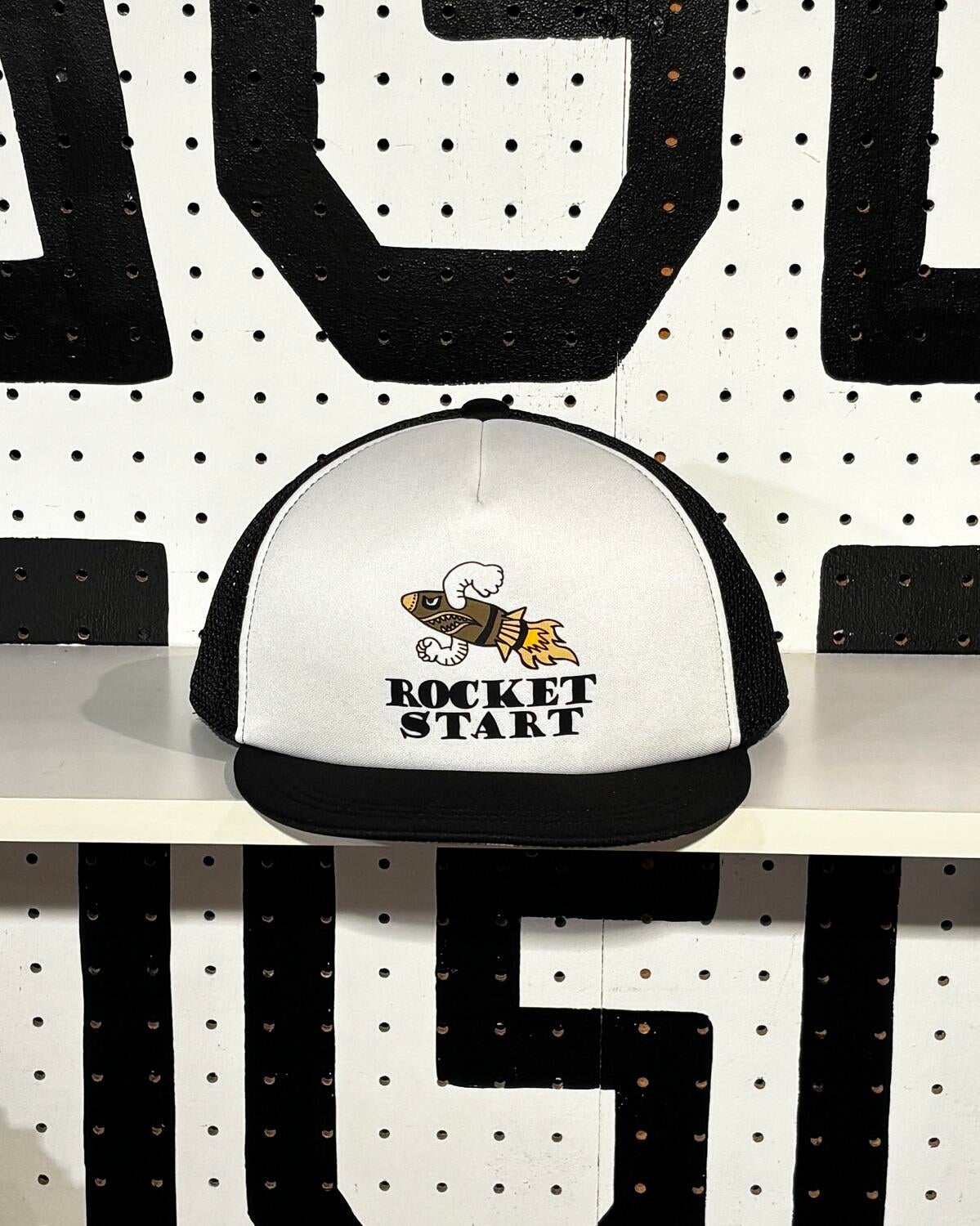 HUNGERKNOCK ORIGINALS / ロケットスタート トラッカーCAP｜ハンガー