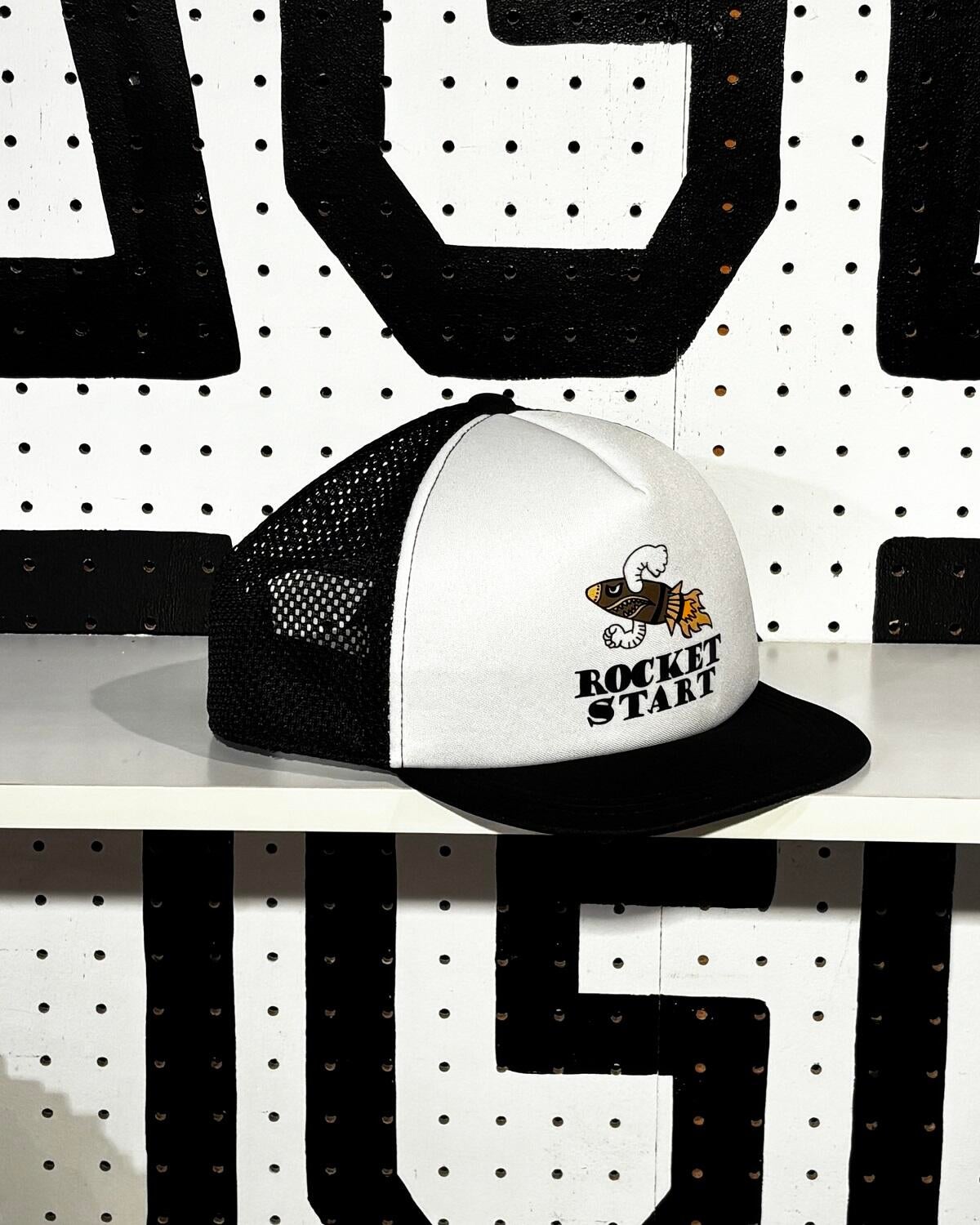 HUNGERKNOCK ORIGINALS / ロケットスタート トラッカーCAP｜ハンガー