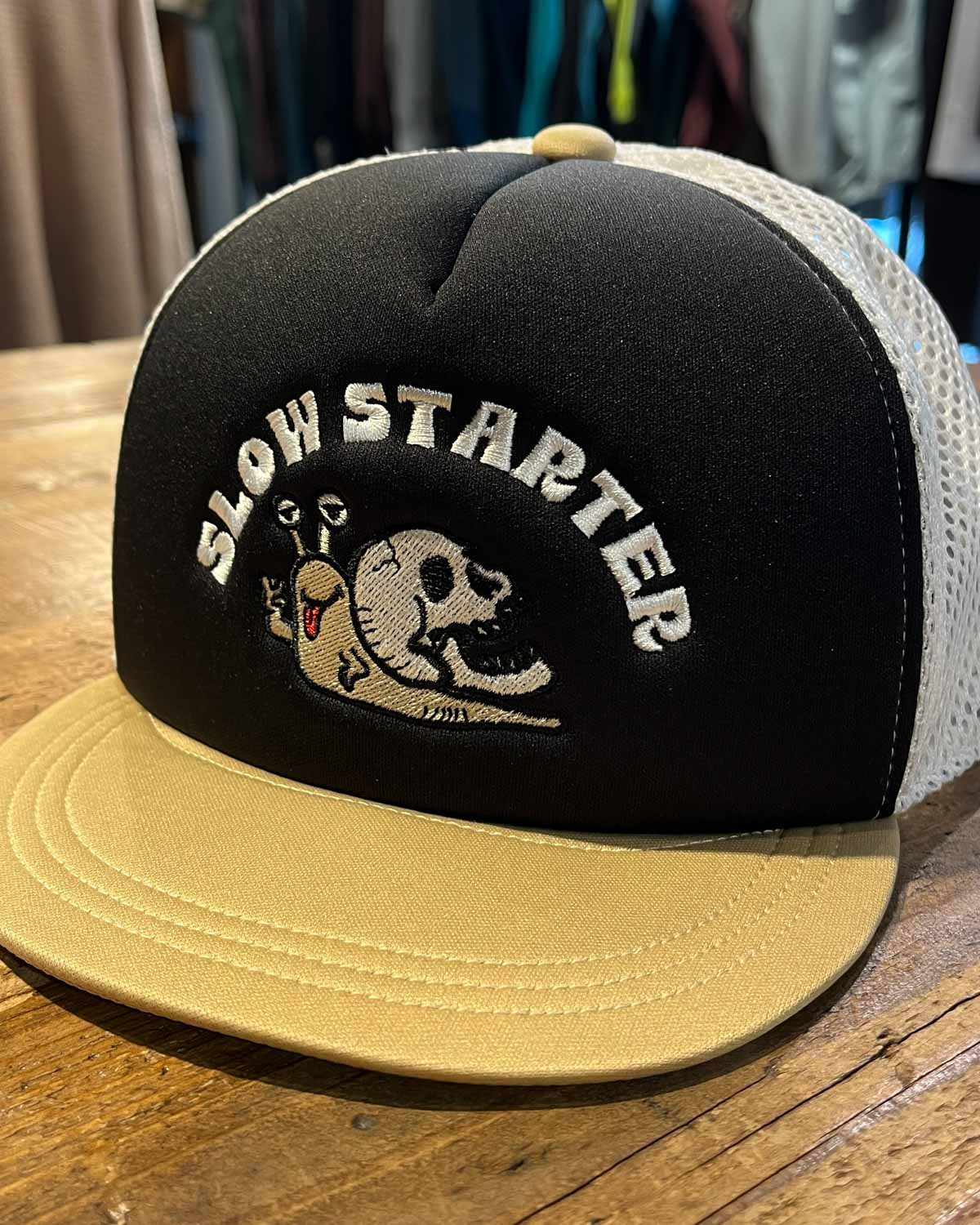 HUNGERKNOCK ORIGINALS / スロースターター トラッカーCAP｜ハンガー